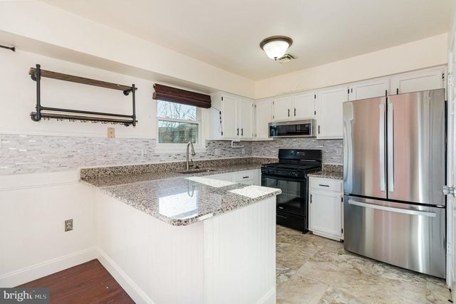 6280 SPRING KNOLL DR, Harrisburg, PA 17111