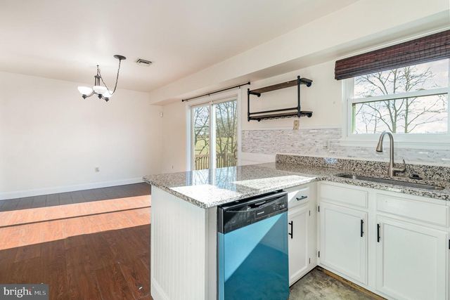 6280 SPRING KNOLL DR, Harrisburg, PA 17111