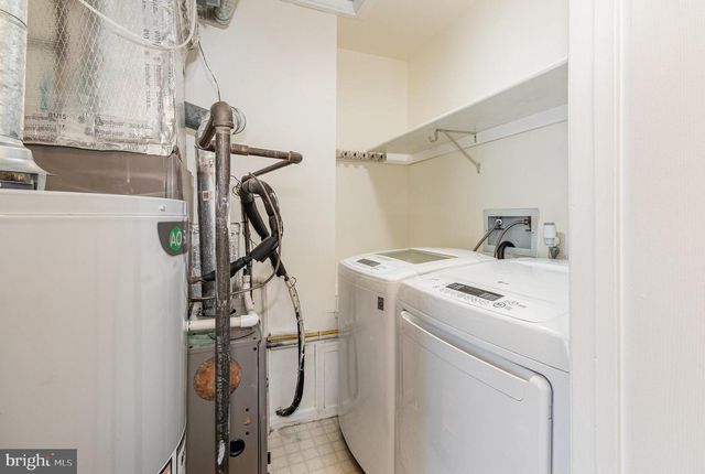 6280 SPRING KNOLL DR, Harrisburg, PA 17111