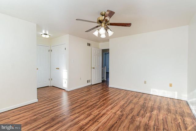 6280 SPRING KNOLL DR, Harrisburg, PA 17111