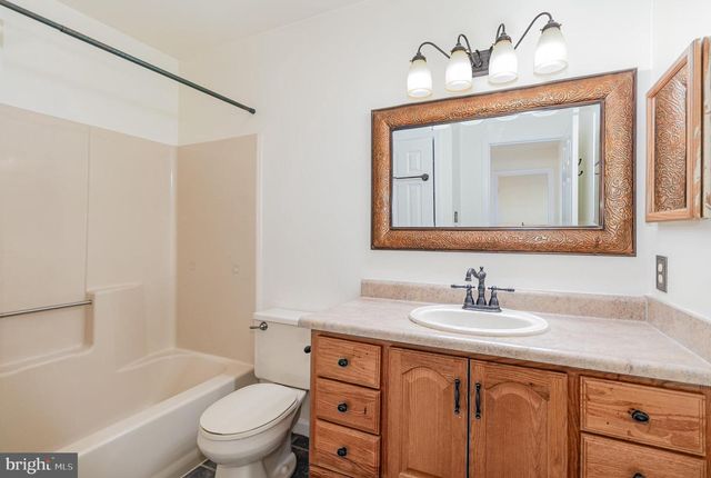 6280 SPRING KNOLL DR, Harrisburg, PA 17111