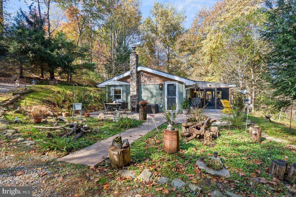 Image 1 of property listing at 141 HONEYMOON LN, Airville, PA 17302