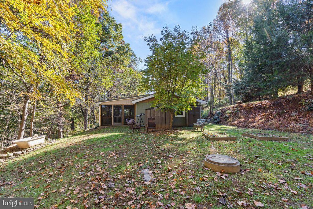 Image 19 of property listing at 141 HONEYMOON LN, Airville, PA 17302