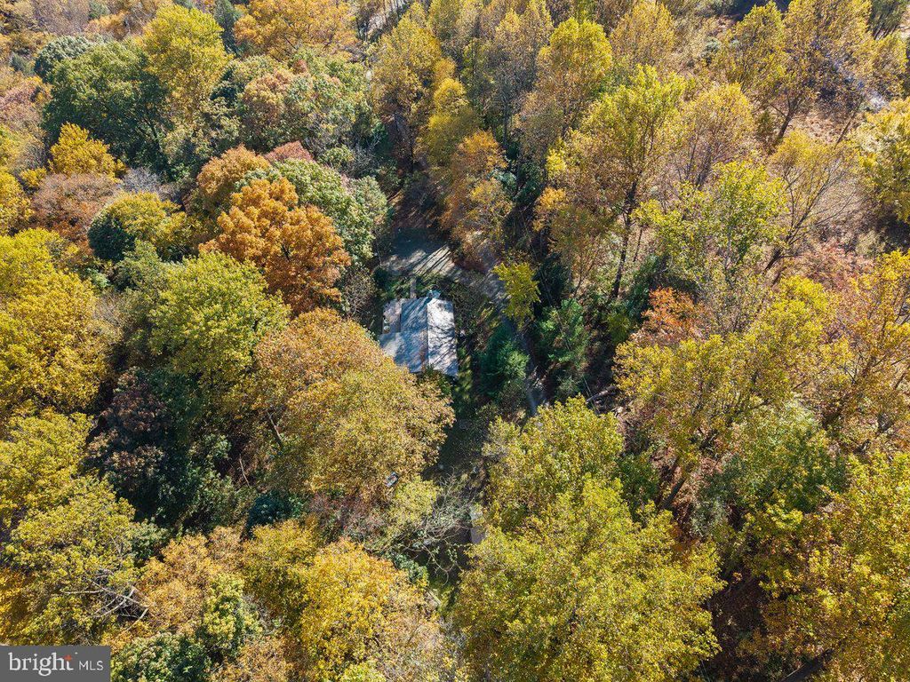 Image 26 of property listing at 141 HONEYMOON LN, Airville, PA 17302