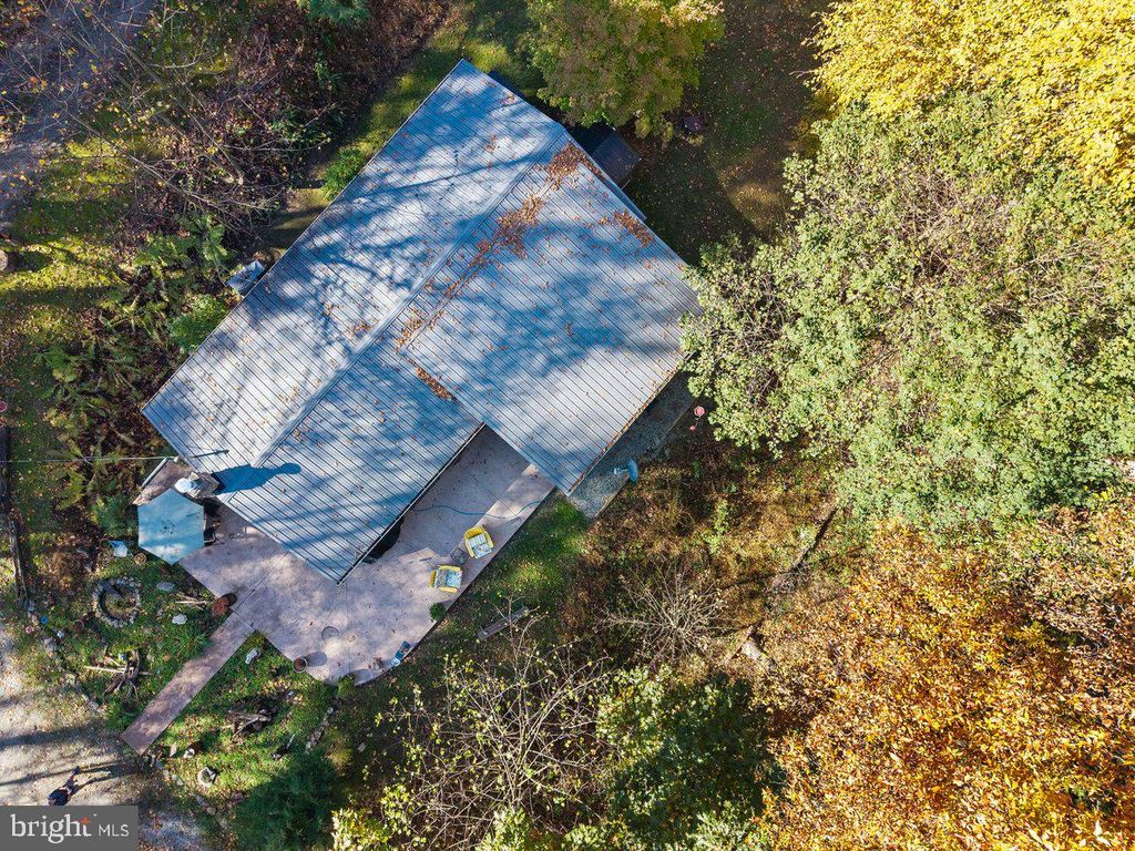 Image 28 of property listing at 141 HONEYMOON LN, Airville, PA 17302