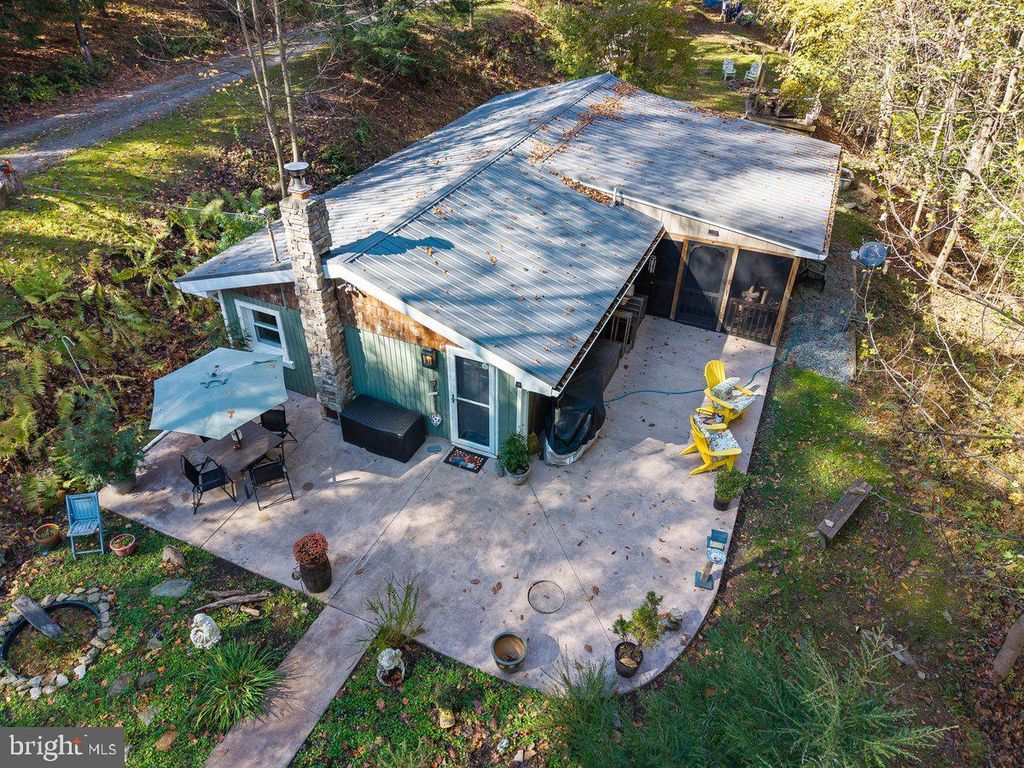 Image 29 of property listing at 141 HONEYMOON LN, Airville, PA 17302