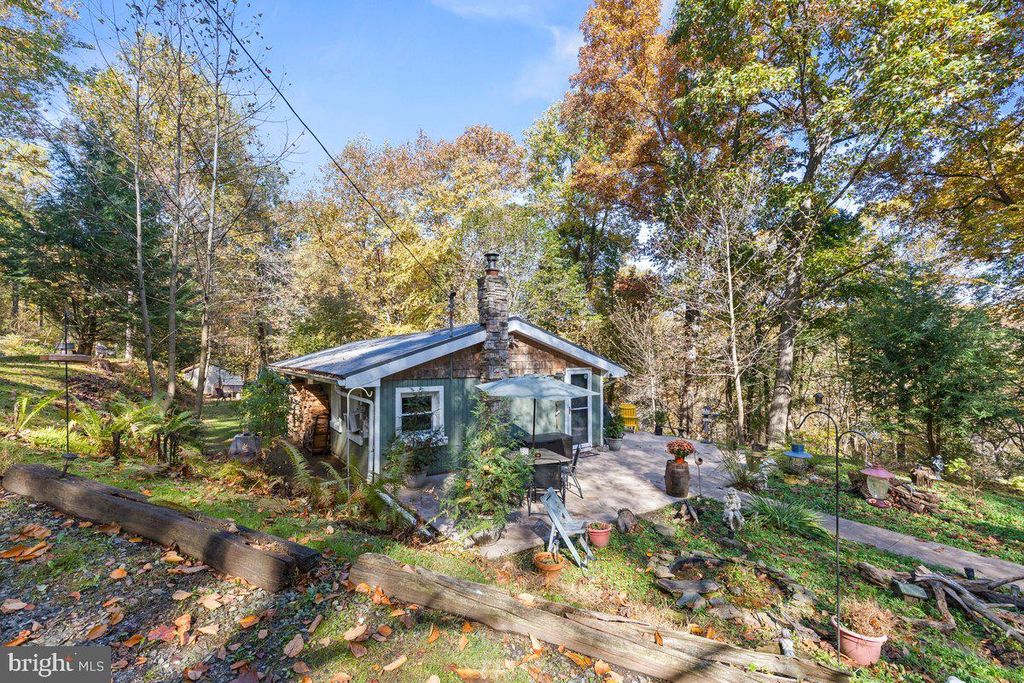 Image 30 of property listing at 141 HONEYMOON LN, Airville, PA 17302