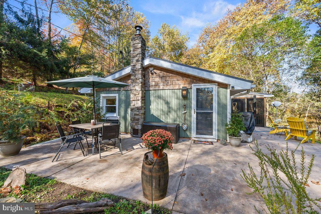Image 31 of property listing at 141 HONEYMOON LN, Airville, PA 17302