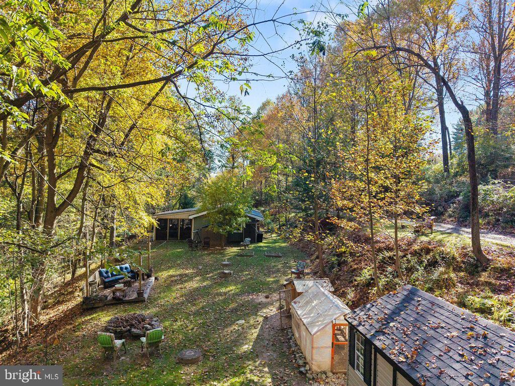 Image 32 of property listing at 141 HONEYMOON LN, Airville, PA 17302