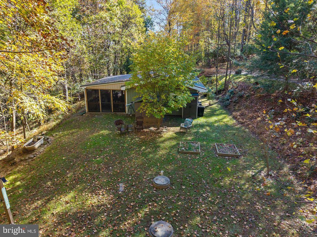 Image 34 of property listing at 141 HONEYMOON LN, Airville, PA 17302