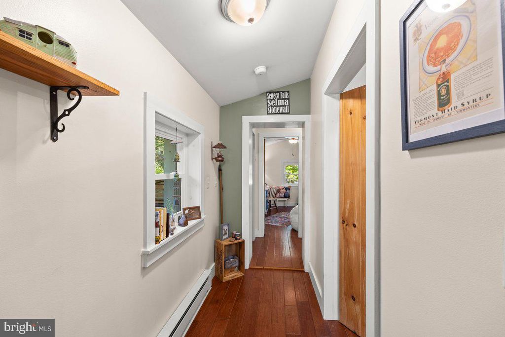 Image 6 of property listing at 141 HONEYMOON LN, Airville, PA 17302