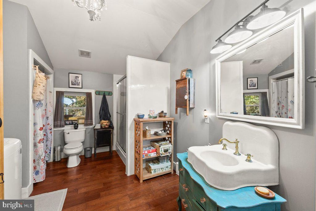 Image 7 of property listing at 141 HONEYMOON LN, Airville, PA 17302