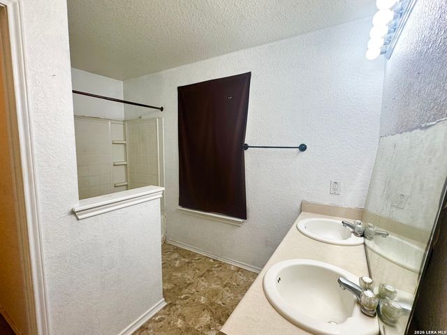 2110 Hollow Cir, San Antonio, TX 78227