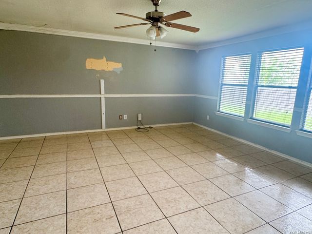 2110 Hollow Cir, San Antonio, TX 78227
