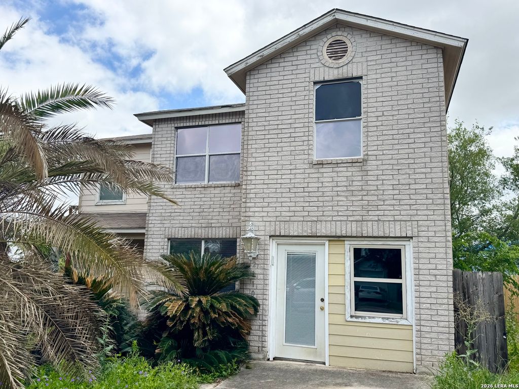 2110 Hollow Cir, San Antonio, TX 78227
