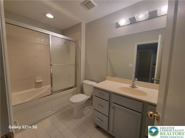 4176 Bunker Hill Drive South, Upper Saucon Twp, PA 18036