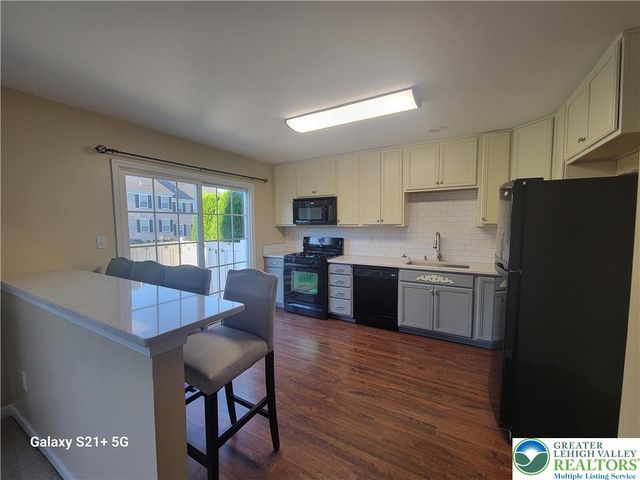 4176 Bunker Hill Drive South, Upper Saucon Twp, PA 18036