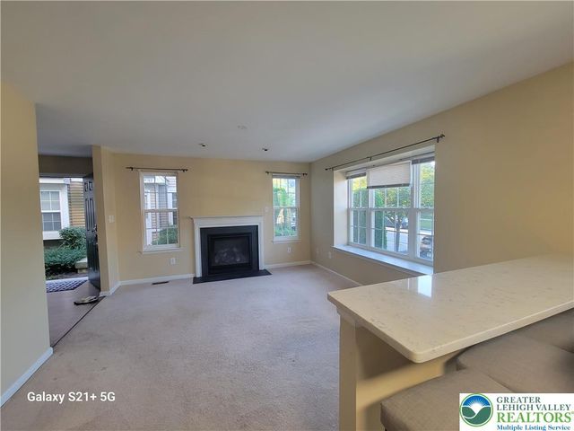 4176 Bunker Hill Drive South, Upper Saucon Twp, PA 18036