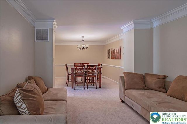 4176 Bunker Hill Drive South, Upper Saucon Twp, PA 18036