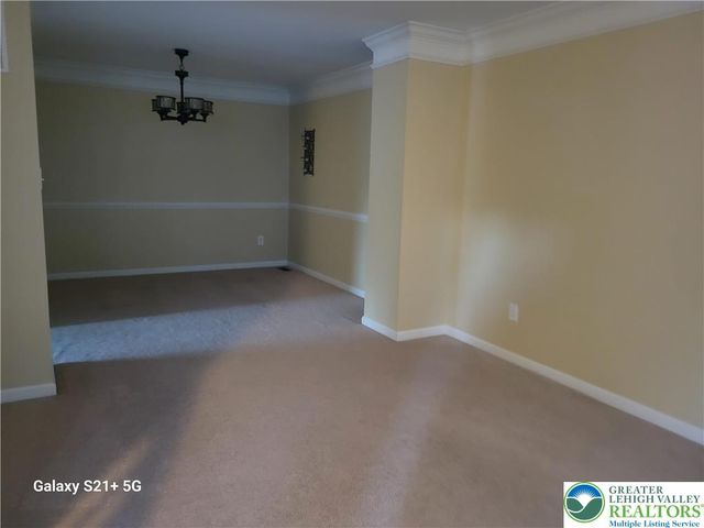 4176 Bunker Hill Drive South, Upper Saucon Twp, PA 18036