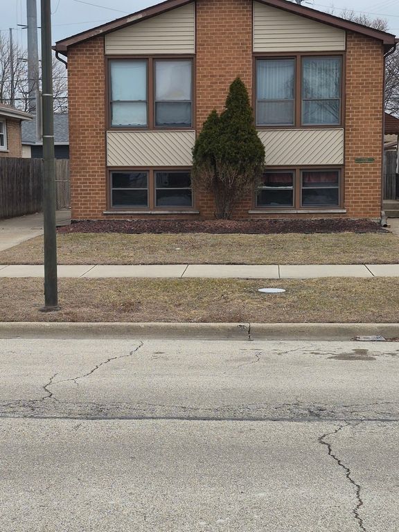 12749 S Escanaba Avenue, Chicago, IL 60633
