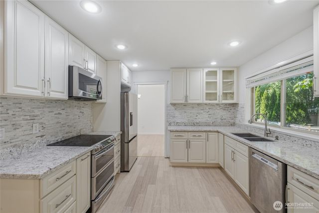 12708 NE 101 Place, Kirkland, WA 98033