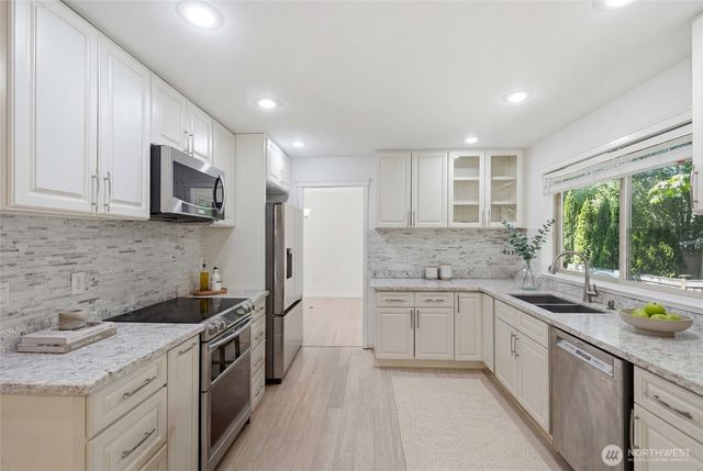 12708 NE 101 Place, Kirkland, WA 98033