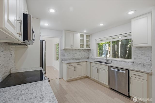 12708 NE 101 Place, Kirkland, WA 98033