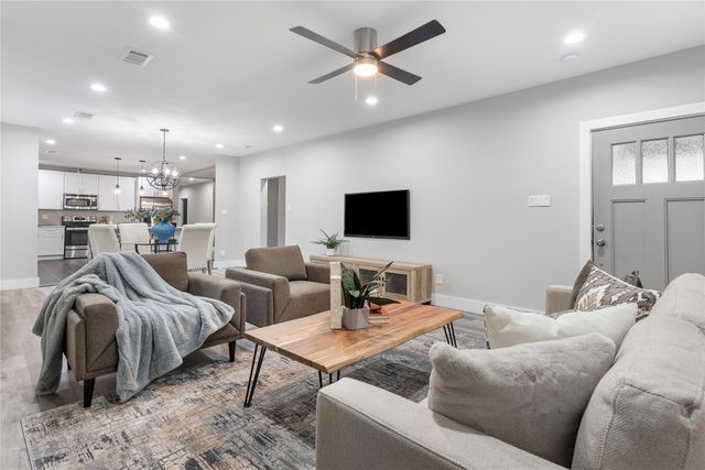 604 S Fitzhugh Avenue, Dallas, TX 75223