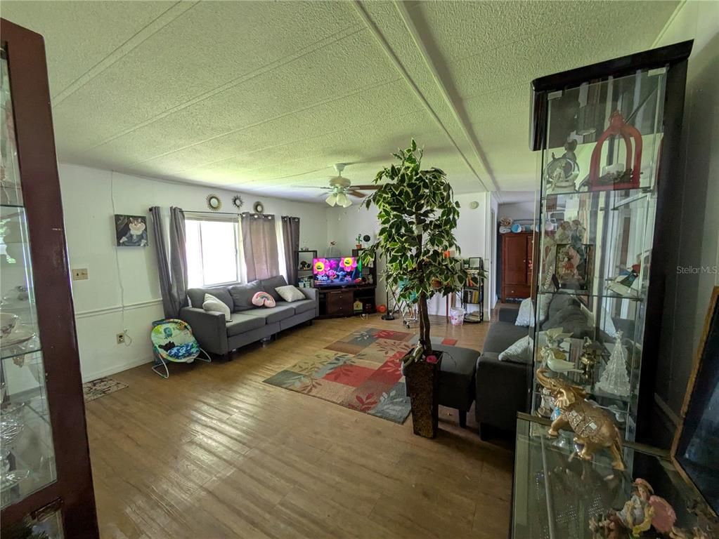 Image 11 of property listing at 2751 BURROWS AVENUE, Kissimmee, FL 34744