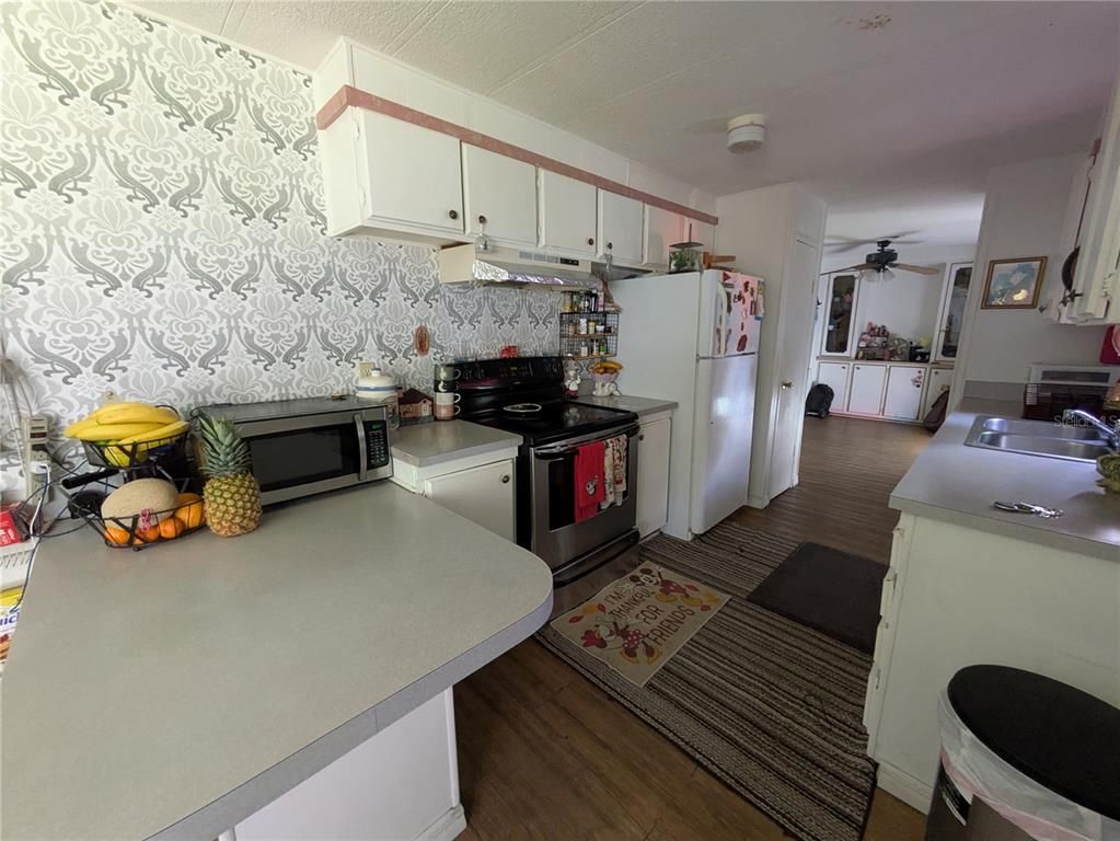 Image 12 of property listing at 2751 BURROWS AVENUE, Kissimmee, FL 34744