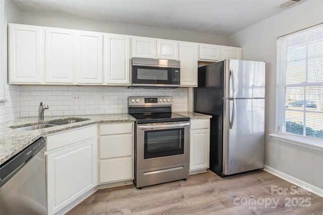 6856 Cypress Tree Lane, Charlotte, NC 28215