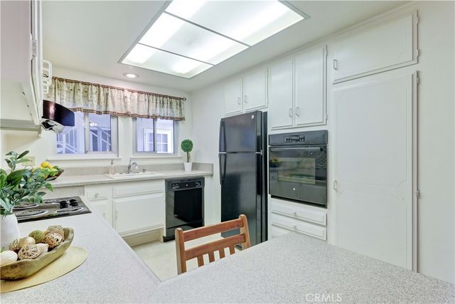 2190 Via Mariposa B, Laguna Woods, CA 92637