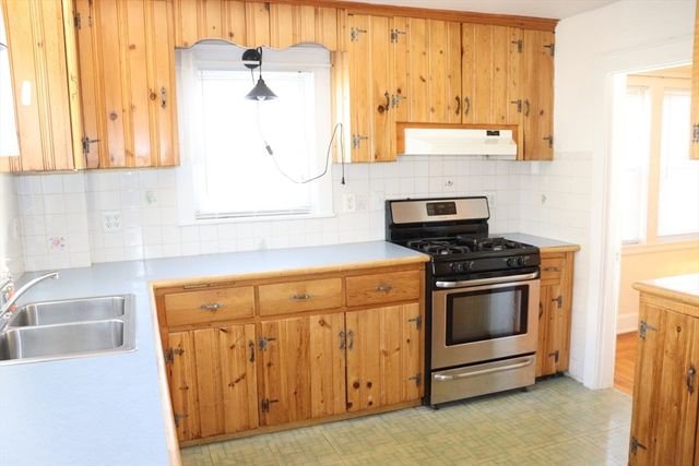 40 Baker Ave 1, Quincy, MA 02169