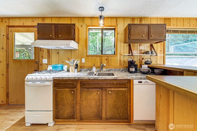 64464 NE 180th Street, Baring, WA 98224
