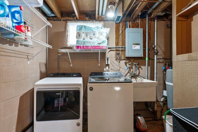 2626 3rd Place NE, Rochester, MN 55906