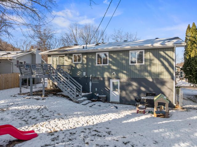 2626 3rd Place NE, Rochester, MN 55906