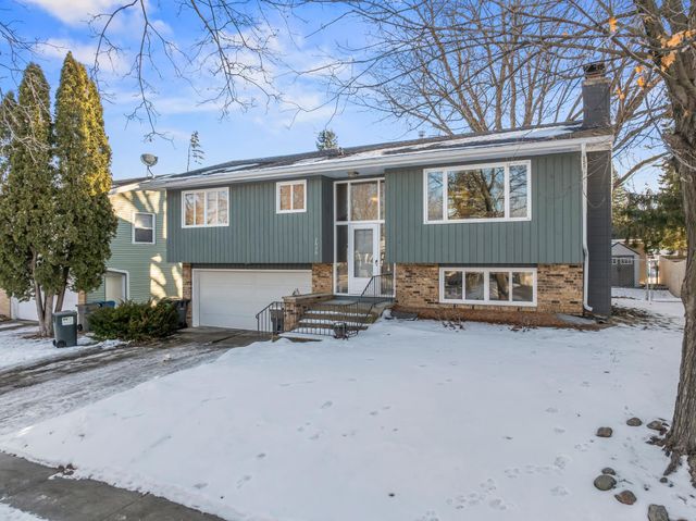 2626 3rd Place NE, Rochester, MN 55906