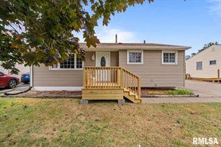 5017 44TH Avenue, Moline, IL 61265