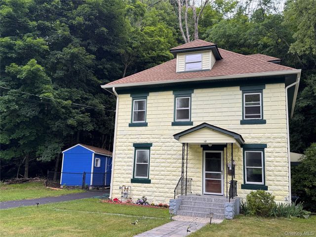 39 Reservoir Avenue, Port Jervis, NY 12771