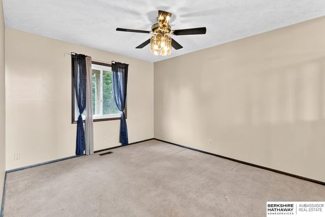 13005 S 29th Avenue, Bellevue, NE 68123
