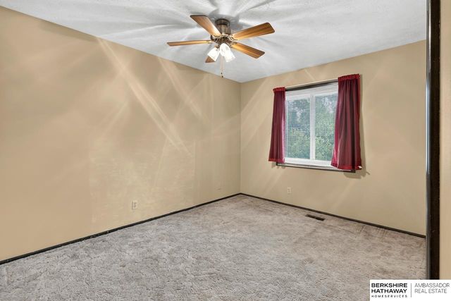 13005 S 29th Avenue, Bellevue, NE 68123