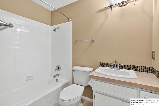 13005 S 29th Avenue, Bellevue, NE 68123