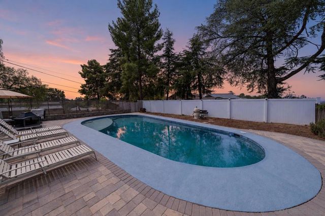 2110 Via Corina, Alpine, CA 91901