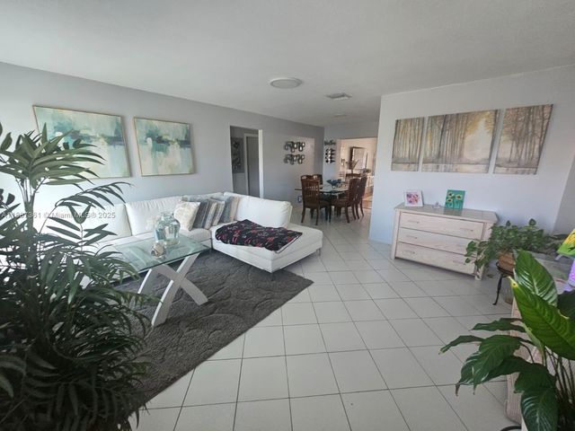 5010 NW 51st Ct, Tamarac, FL 33319