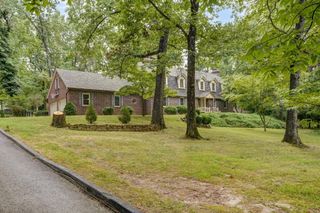 2440 East Wildwood Road, Springfield, MO 65804