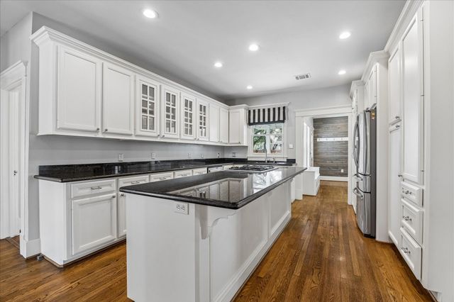 1102 E 14th Street, Houston, TX 77009