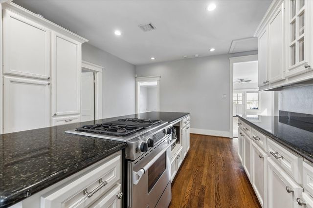 1102 E 14th Street, Houston, TX 77009