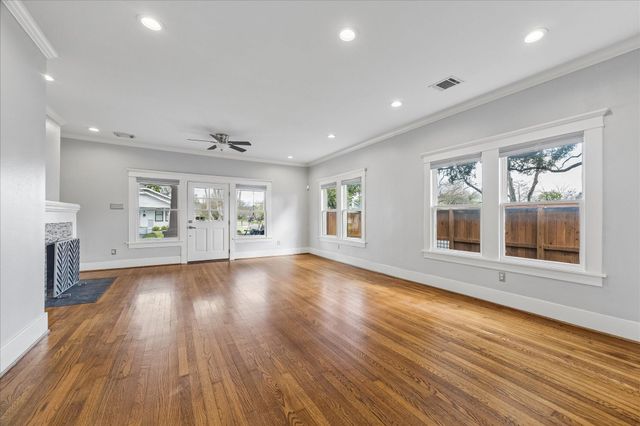 1102 E 14th Street, Houston, TX 77009