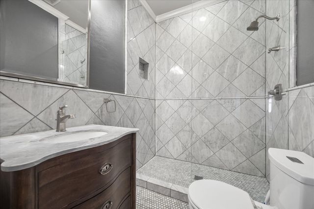 1102 E 14th Street, Houston, TX 77009